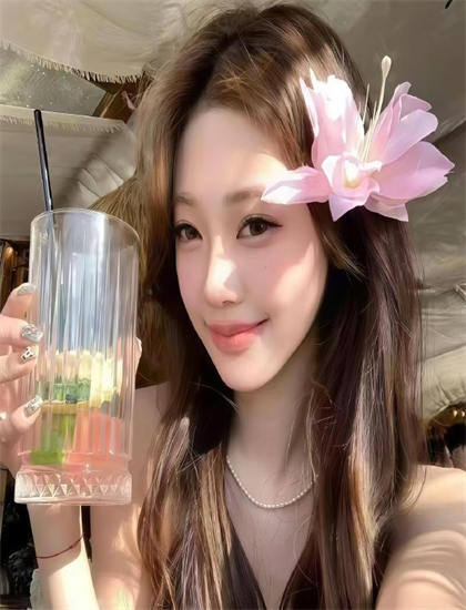 《完美》开场文化分析：第一印象与叙事建立